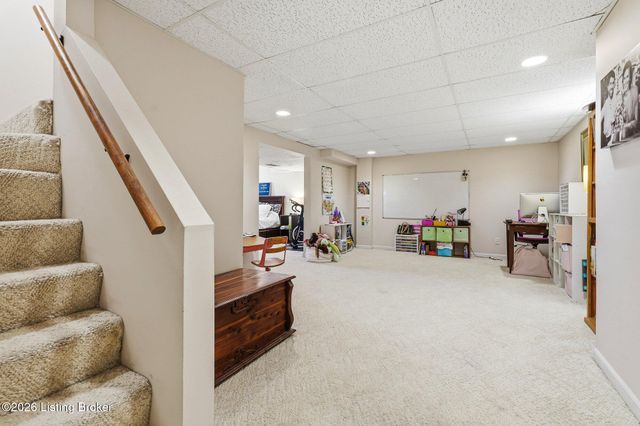 8105 Regency Woods Way, Louisville, KY 40220