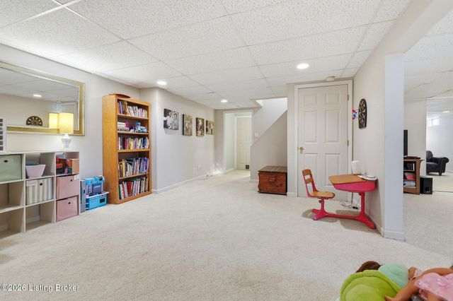 8105 Regency Woods Way, Louisville, KY 40220