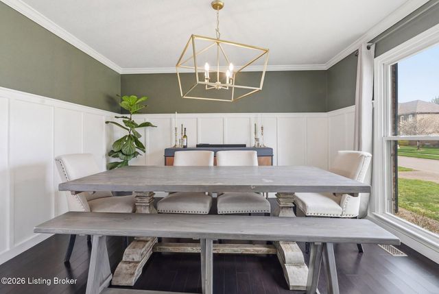 8105 Regency Woods Way, Louisville, KY 40220