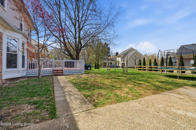 8105 Regency Woods Way, Louisville, KY 40220