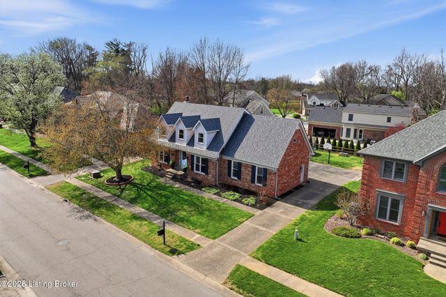 8105 Regency Woods Way, Louisville, KY 40220