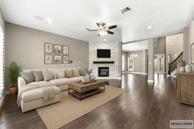 14 Ramey Heights Court, The Woodlands, TX 77381