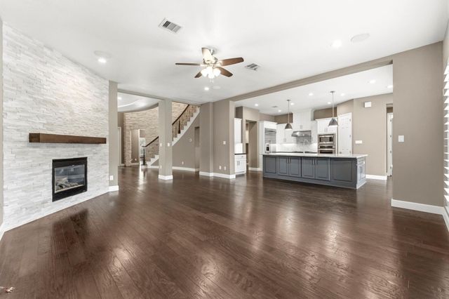 14 Ramey Heights Court, The Woodlands, TX 77381