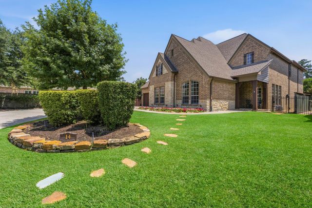 14 Ramey Heights Court, The Woodlands, TX 77381