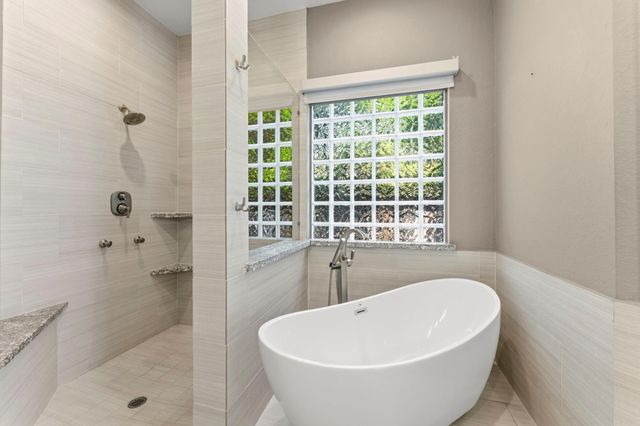 14 Ramey Heights Court, The Woodlands, TX 77381