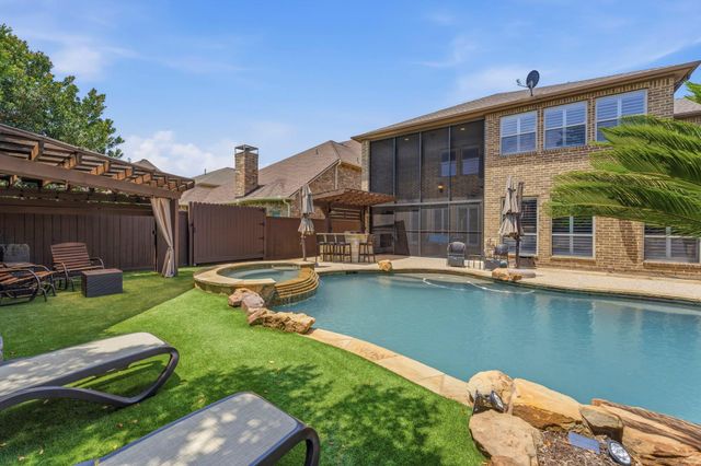 14 Ramey Heights Court, The Woodlands, TX 77381