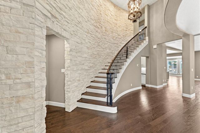 14 Ramey Heights Court, The Woodlands, TX 77381