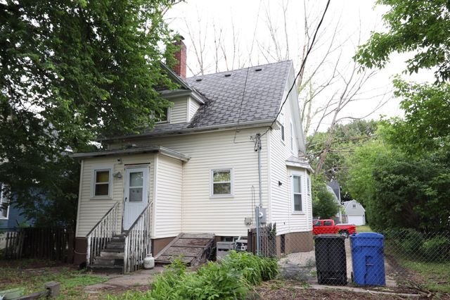 414 12th Street N, Fargo, ND 58102