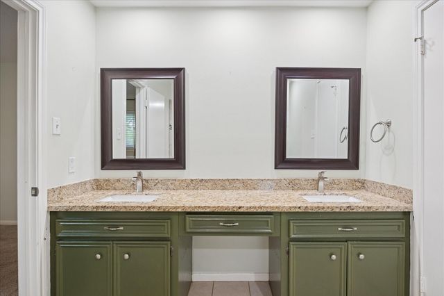 10638 Bob White Drive, Houston, TX 77096