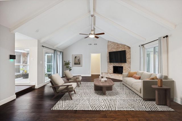 10638 Bob White Drive, Houston, TX 77096