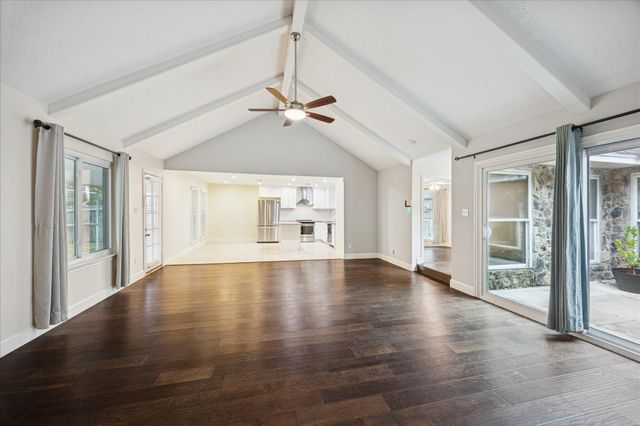 10638 Bob White Drive, Houston, TX 77096