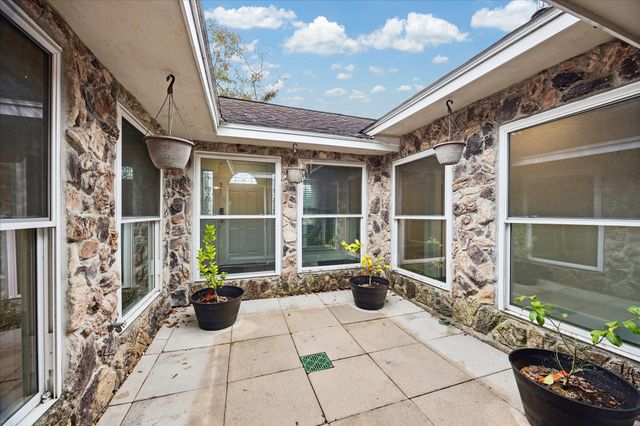 10638 Bob White Drive, Houston, TX 77096