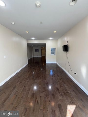 1213 SNYDER AVE, Philadelphia, PA 19148