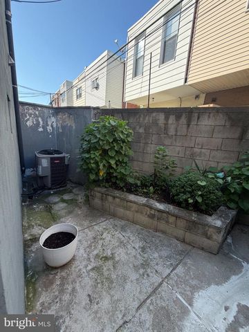 1213 SNYDER AVE, Philadelphia, PA 19148
