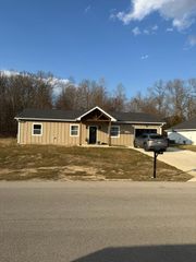 2415 Deatherage Avenue, West Plains, MO 65775