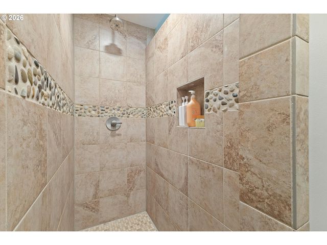 9600 Se TOWER Dr, Damascus, OR 97089