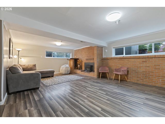 9600 Se TOWER Dr, Damascus, OR 97089