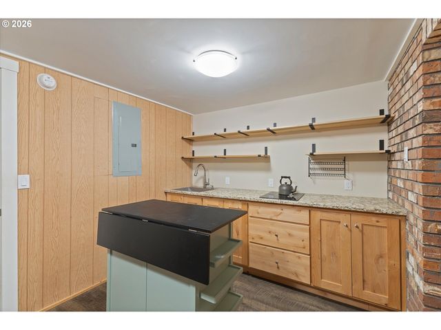 9600 Se TOWER Dr, Damascus, OR 97089