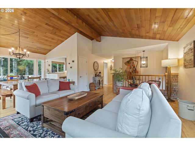 9600 Se TOWER Dr, Damascus, OR 97089