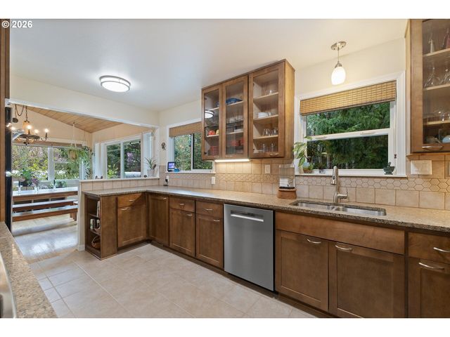 9600 Se TOWER Dr, Damascus, OR 97089