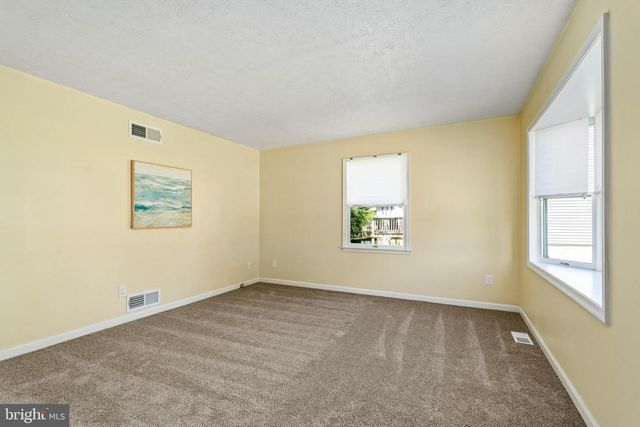 169 E VILLAGE RD, Elkton, MD 21921