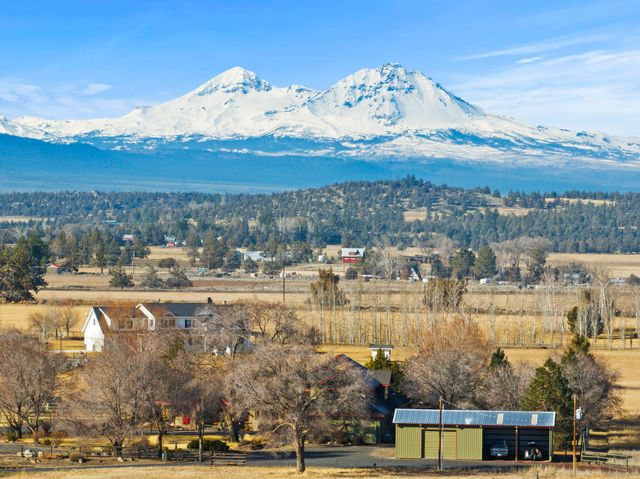 66255 White Rock Loop, Bend, OR 97703