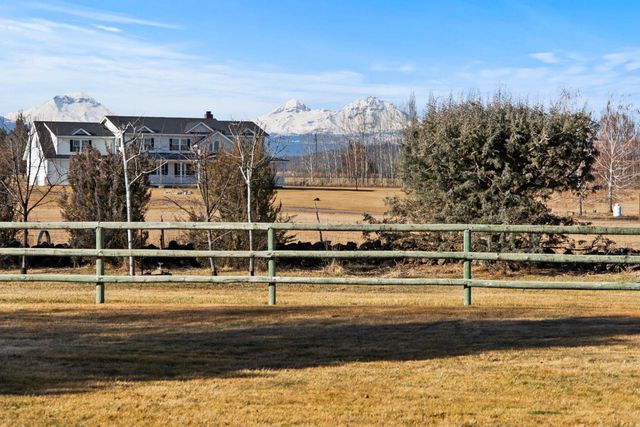 66255 White Rock Loop, Bend, OR 97703