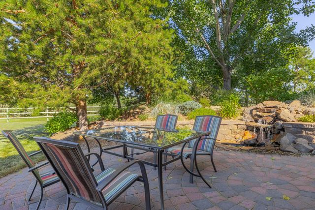 66255 White Rock Loop, Bend, OR 97703