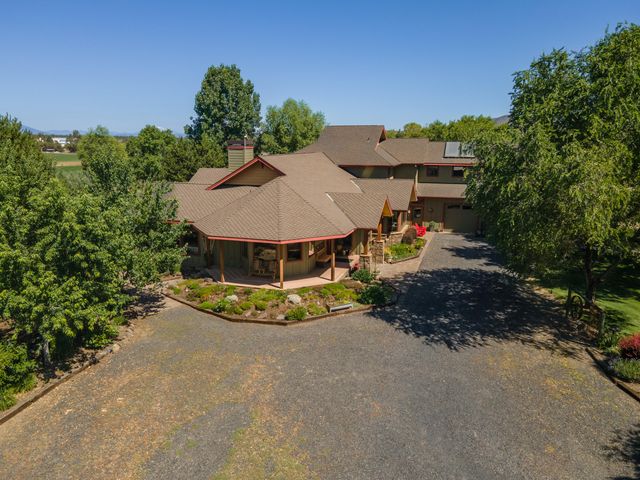 66255 White Rock Loop, Bend, OR 97703