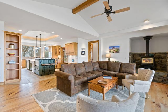 66255 White Rock Loop, Bend, OR 97703