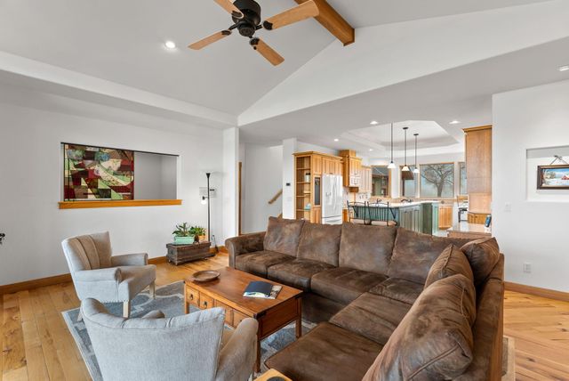 66255 White Rock Loop, Bend, OR 97703