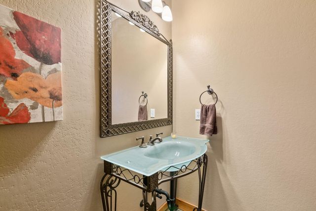 66255 White Rock Loop, Bend, OR 97703