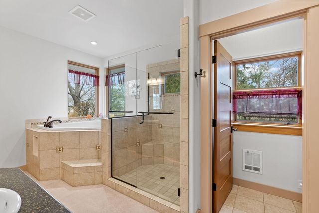 66255 White Rock Loop, Bend, OR 97703