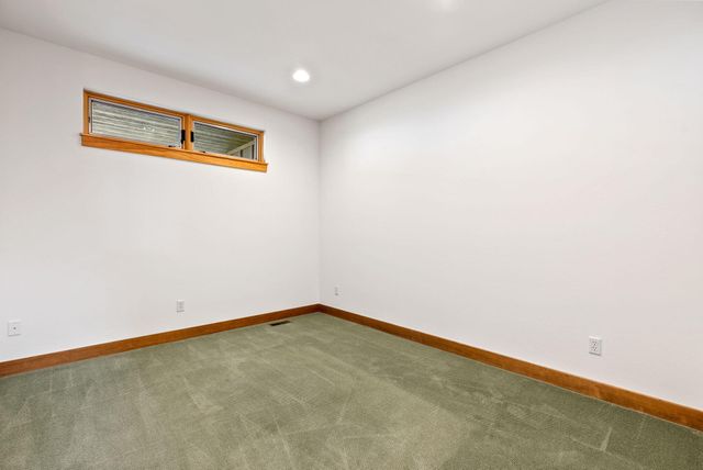 66255 White Rock Loop, Bend, OR 97703