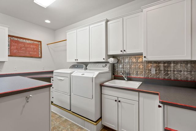 66255 White Rock Loop, Bend, OR 97703