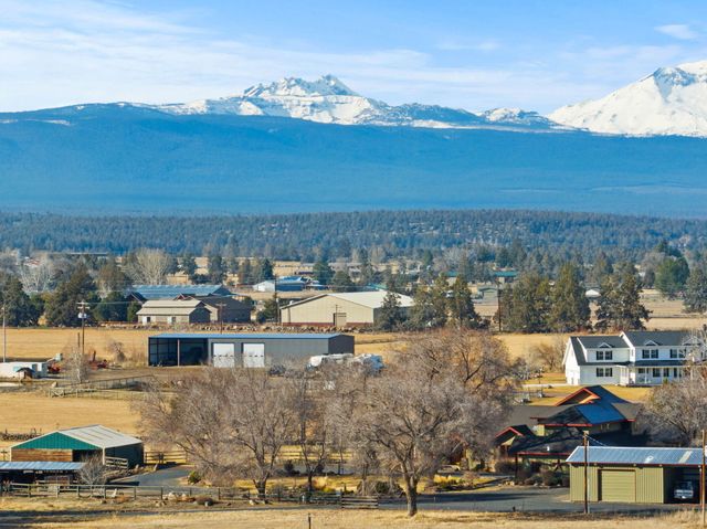 66255 White Rock Loop, Bend, OR 97703