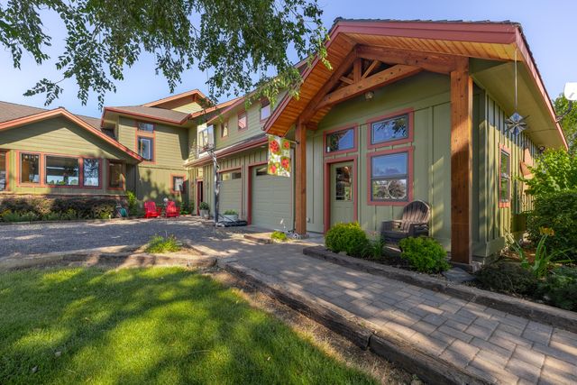 66255 White Rock Loop, Bend, OR 97703