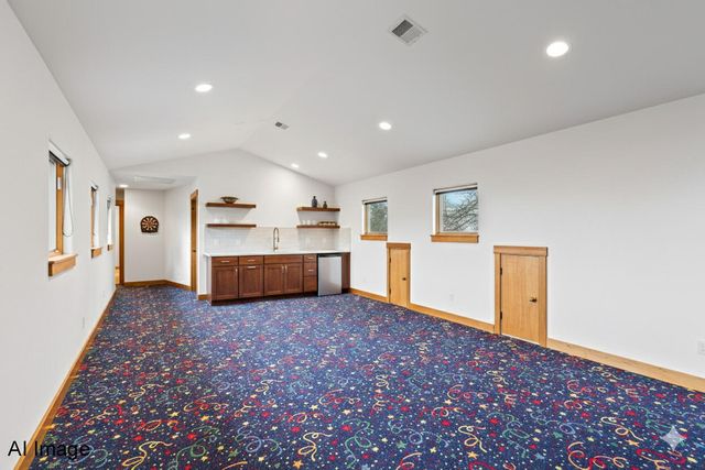 66255 White Rock Loop, Bend, OR 97703