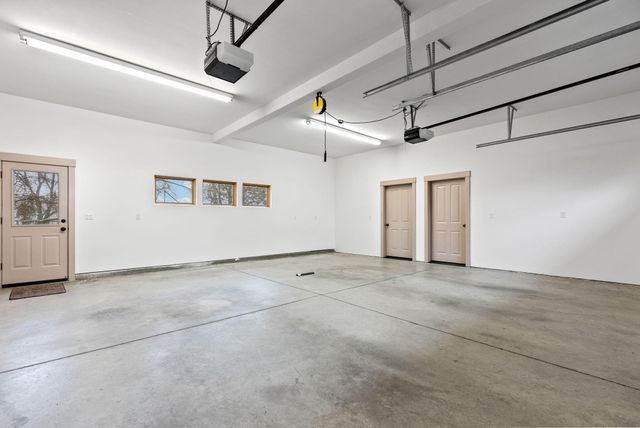 66255 White Rock Loop, Bend, OR 97703