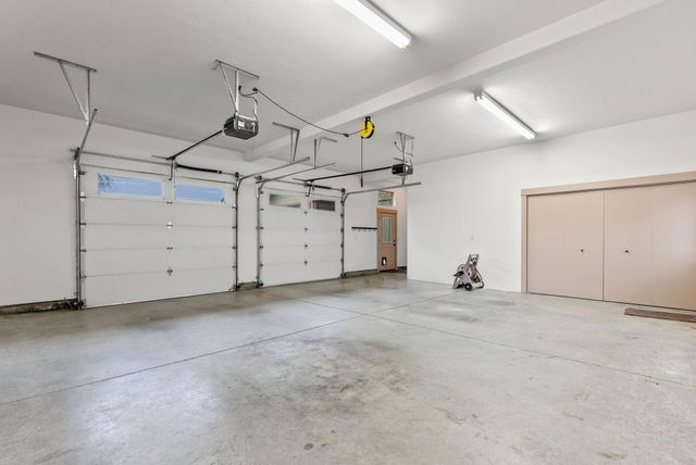 66255 White Rock Loop, Bend, OR 97703