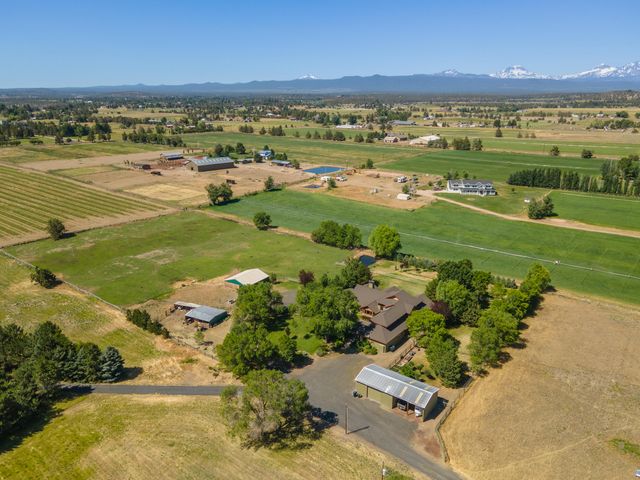 66255 White Rock Loop, Bend, OR 97703