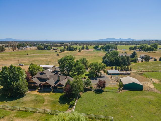 66255 White Rock Loop, Bend, OR 97703