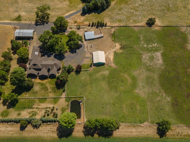 66255 White Rock Loop, Bend, OR 97703