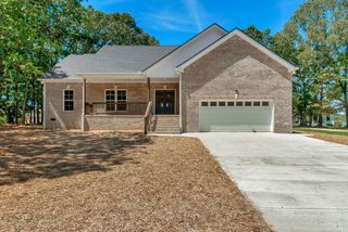 694 Cotton Ln, Leoma, TN 38468