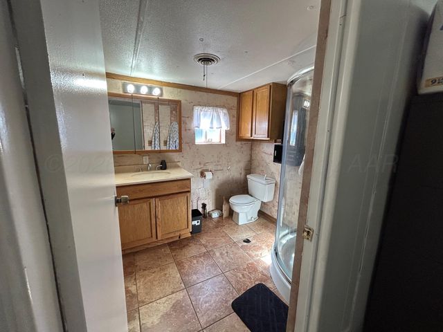 101 Gaines Street, Claude, TX 79019