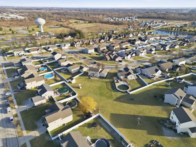 17112 Paul Revere Pkwy, Lowell, IN 46356