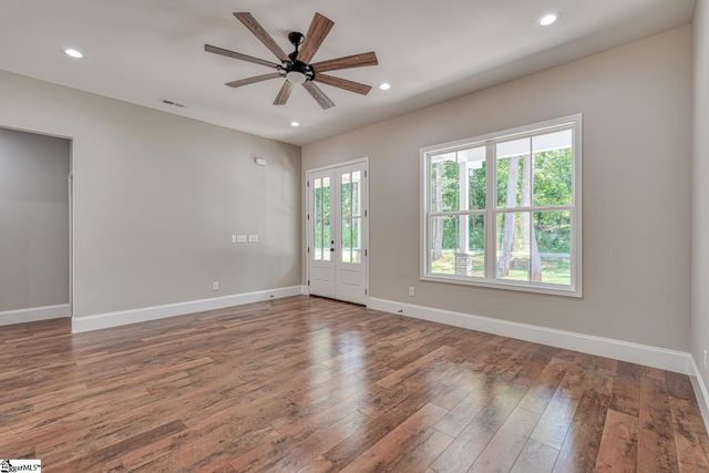 82 Old Schoolhouse Road, Spartanburg, SC 29307