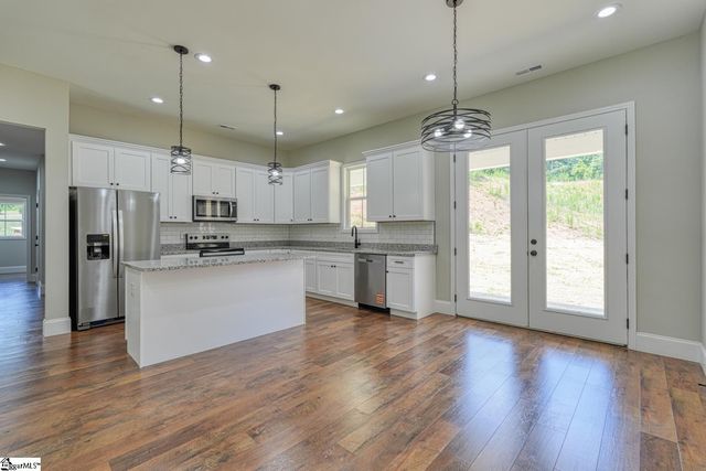 82 Old Schoolhouse Road, Spartanburg, SC 29307