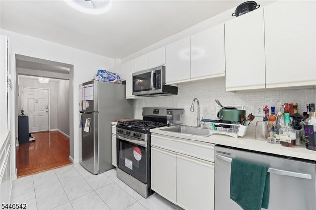 19 Lyons Ave 207, Newark City, NJ 07112