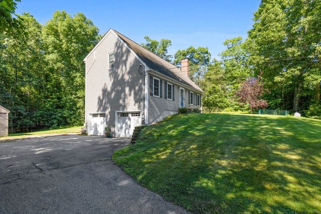 8 Kenwood Drive, Newton, NH 03858